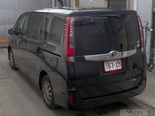 2015 Toyota Noah