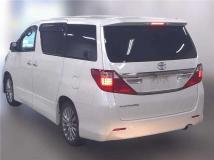 2013 Toyota Alphard