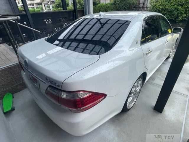 2010 Toyota Crown