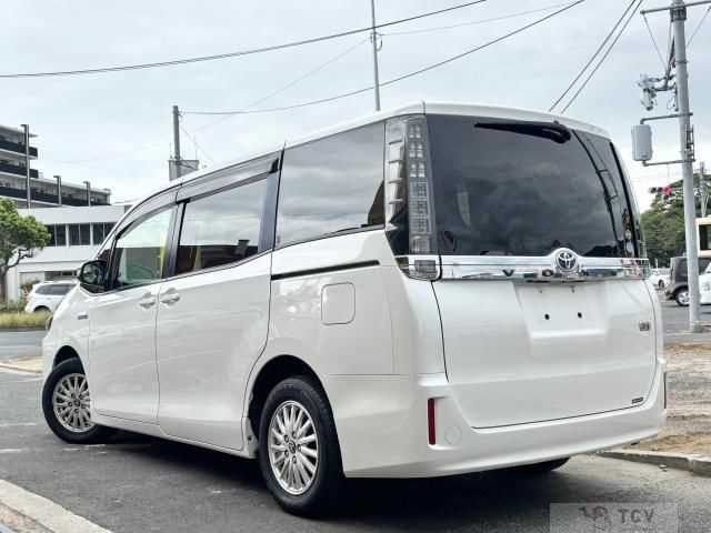 2015 Toyota Voxy