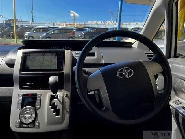 2008 Toyota Voxy