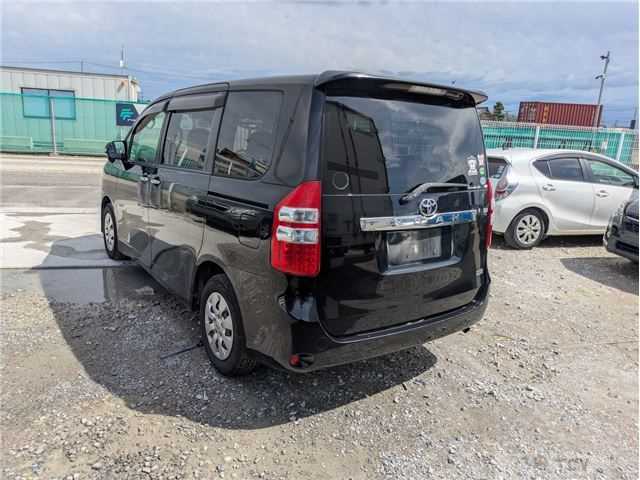 2013 Toyota Noah