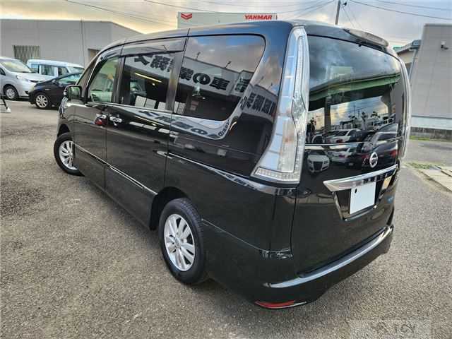 2015 Nissan Serena