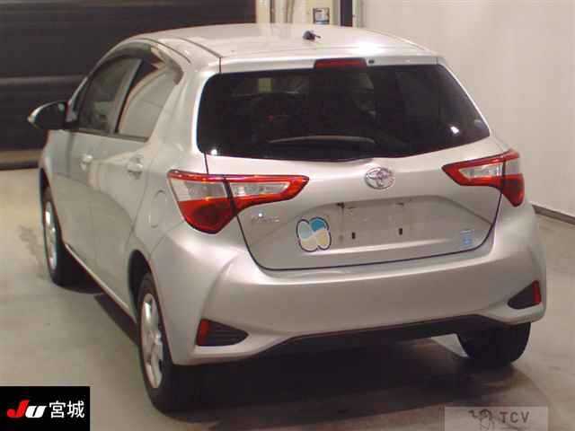 2017 Toyota Vitz