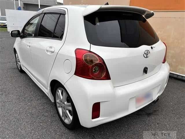 2010 Toyota Vitz