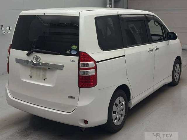 2012 Toyota Noah