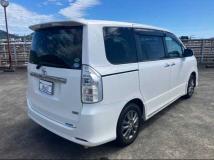 2013 Toyota Voxy