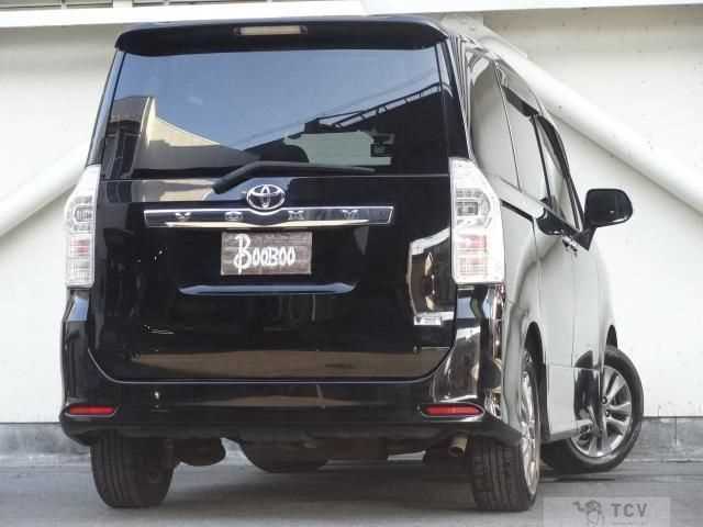 2013 Toyota Voxy
