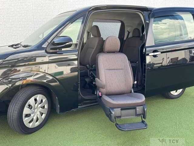 2016 Toyota SPADE