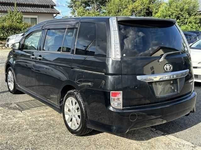 2013 Toyota Isis