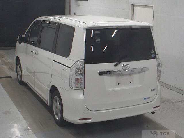 2013 Toyota Voxy