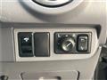 2002 Nissan Avenir