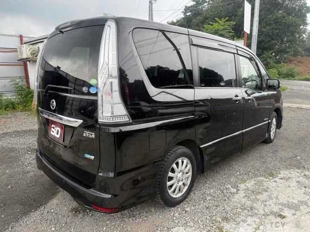 2015 Nissan Serena