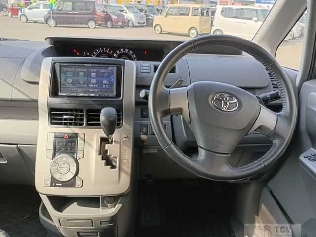 2010 Toyota Voxy