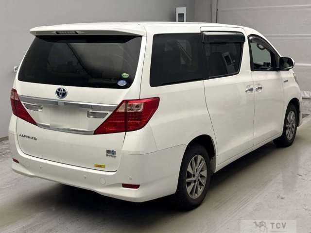2013 Toyota Alphard Hybrid