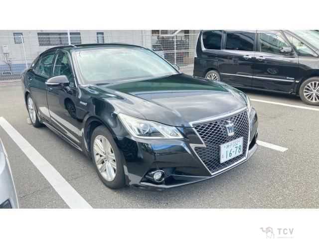 2014 Toyota Crown Hybrid