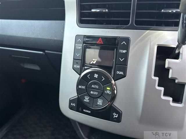 2013 Toyota Voxy