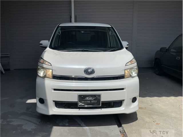 2011 Toyota Voxy