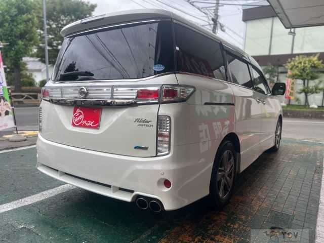2013 Nissan Elgrand