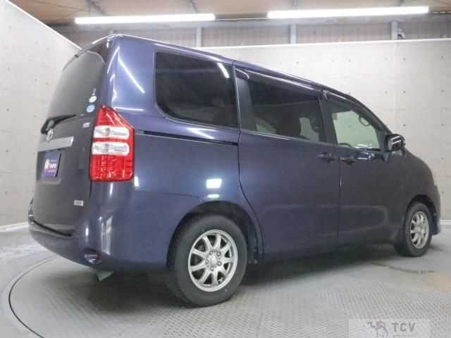 2011 Toyota Noah