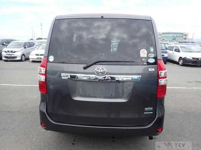 2011 Toyota Noah