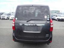 2011 Toyota Noah