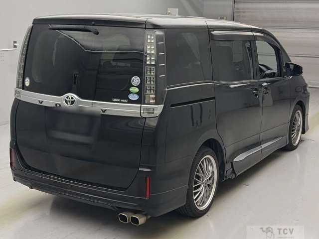 2014 Toyota Voxy