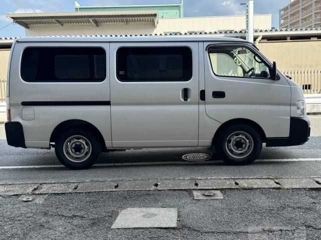 2004 Nissan Caravan