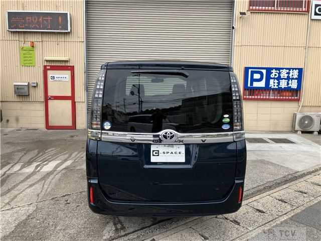 2014 Toyota Voxy