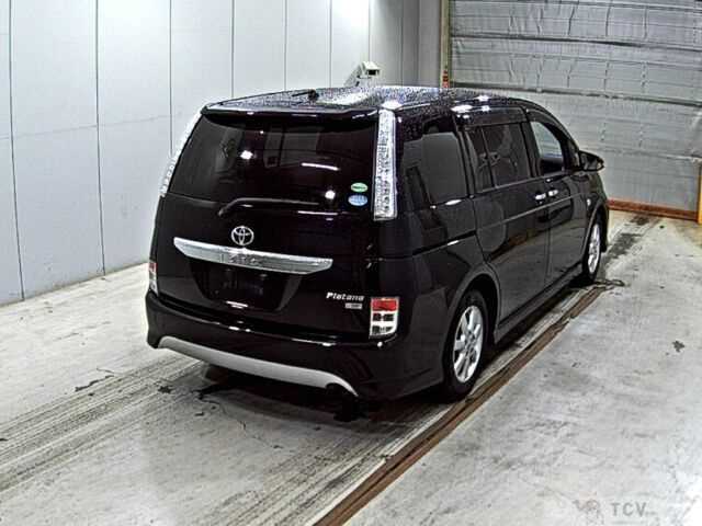 2014 Toyota Isis