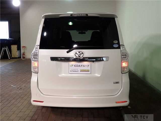 2012 Toyota Voxy
