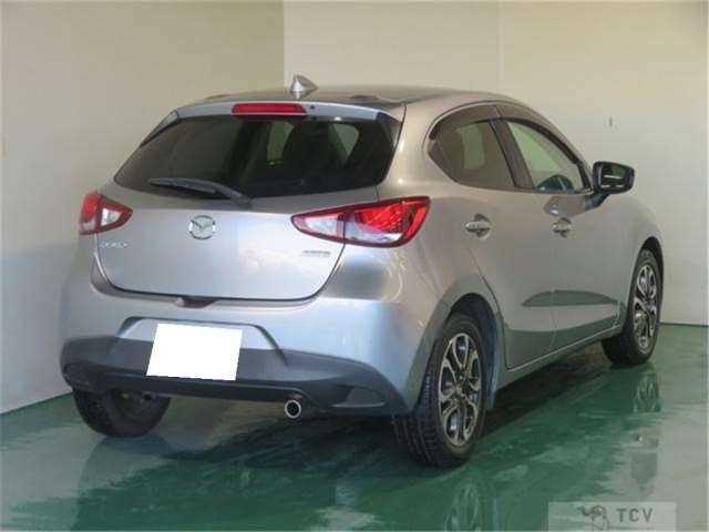 2016 Mazda Demio