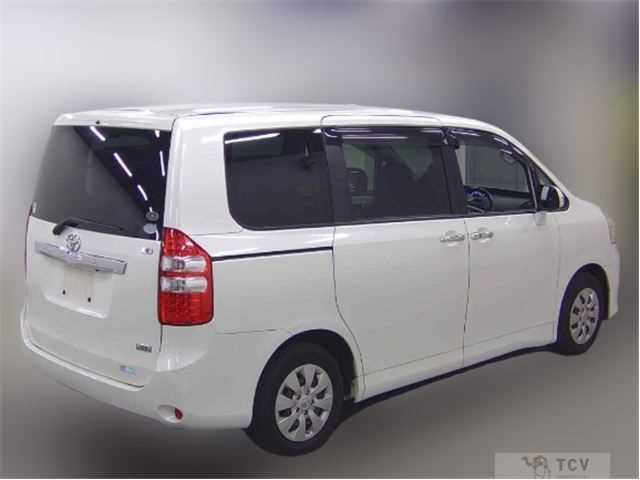 2012 Toyota Noah