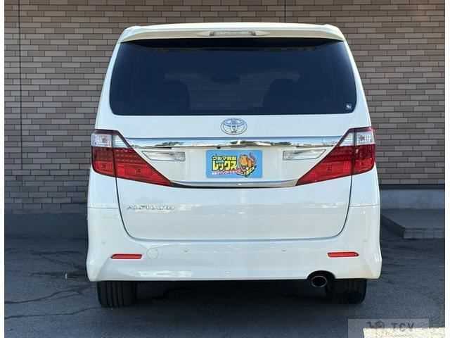 2013 Toyota Alphard