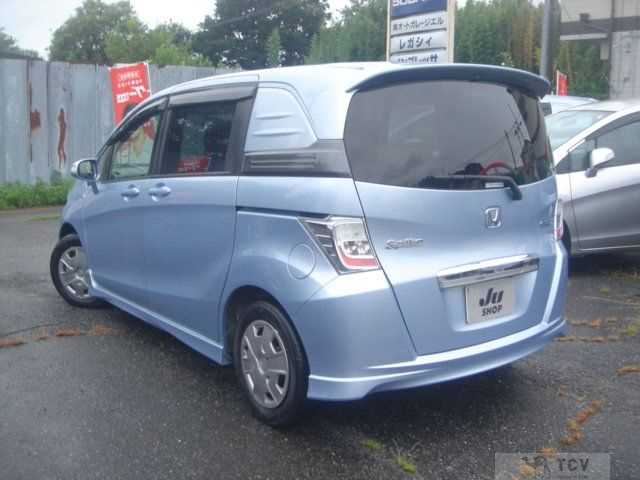 2013 Honda Freed Spike