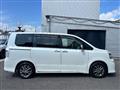 2013 Toyota Voxy