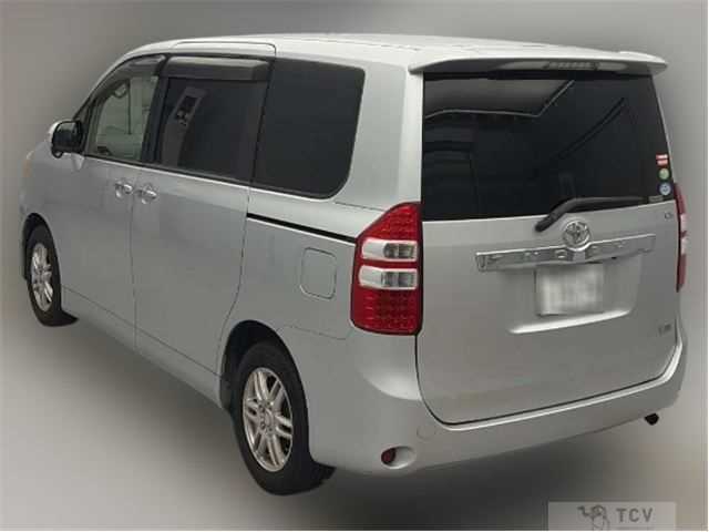 2012 Toyota Noah