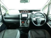 2013 Toyota Voxy