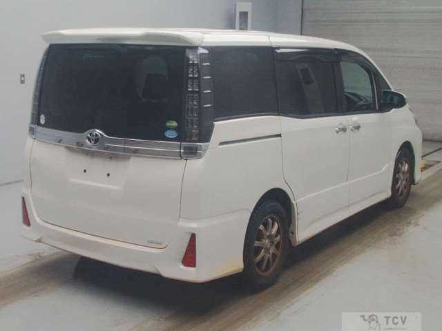 2015 Toyota Voxy