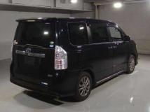 2013 Toyota Voxy
