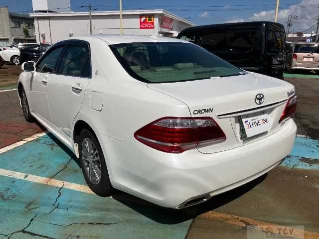 2012 Toyota Crown