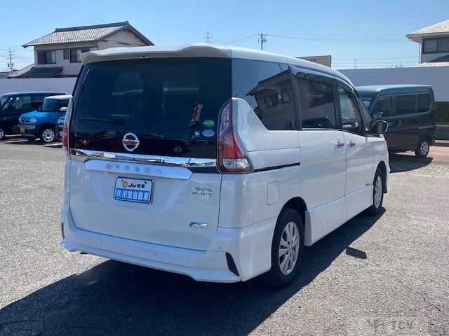 2017 Nissan Serena