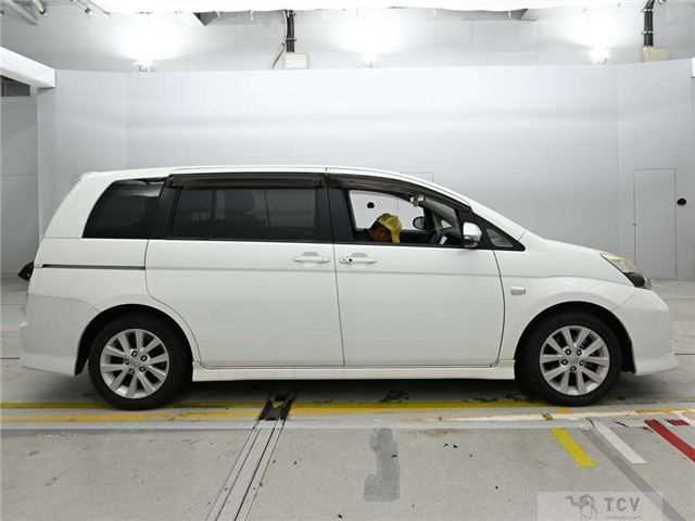2013 Toyota Isis