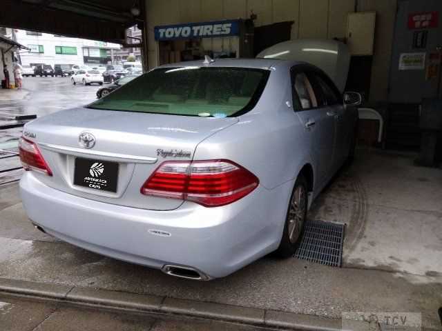 2012 Toyota Crown