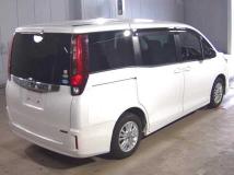 2016 Toyota Noah
