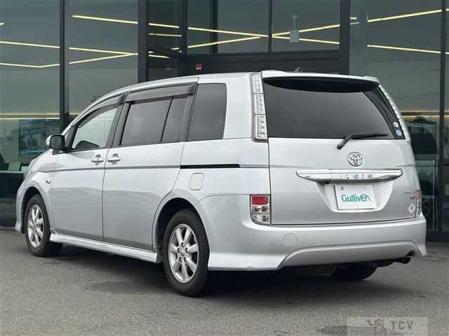 2011 Toyota Isis