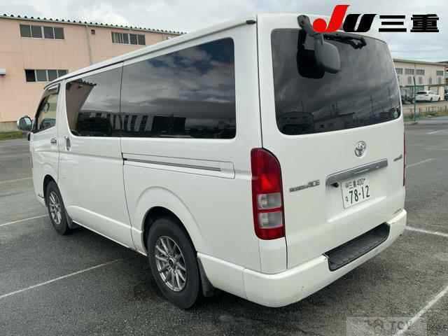 2010 Toyota Regiusace Van