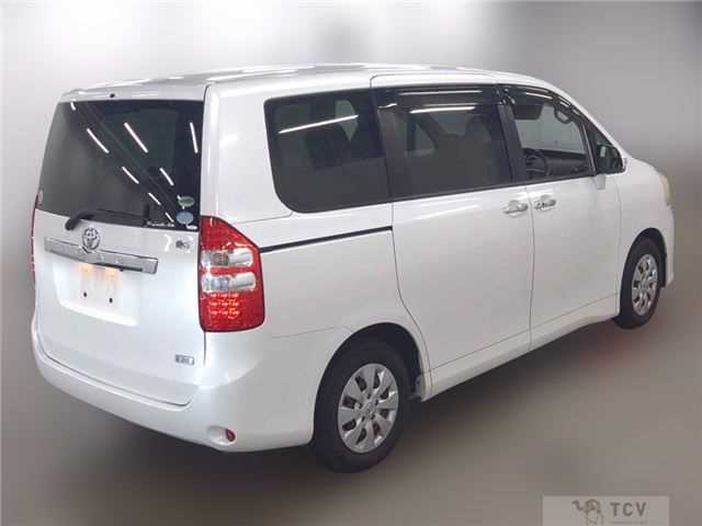 2012 Toyota Noah