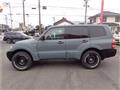2004 Mitsubishi Pajero