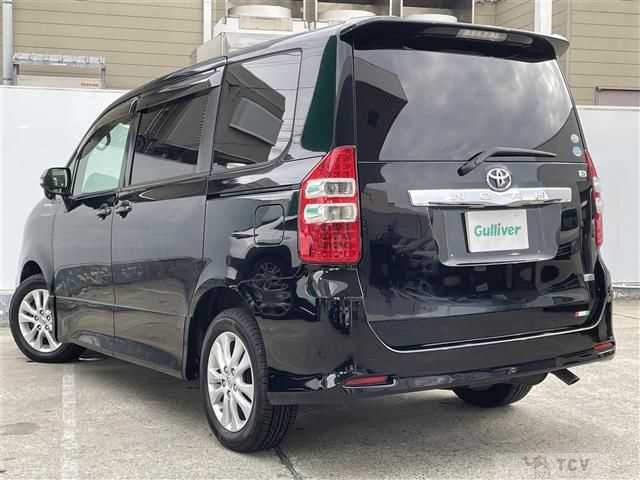 2011 Toyota Noah